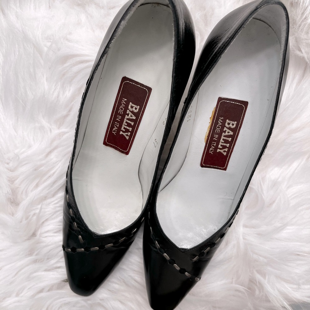 Bally luxurious leather pumps